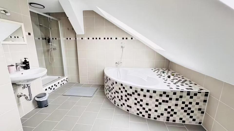 Dachgeschoßwohnung Pforzheim Brötzingen - 3.5 Zimmer, 110 m&sup2;, 1.050&euro; | Angebot:24719531