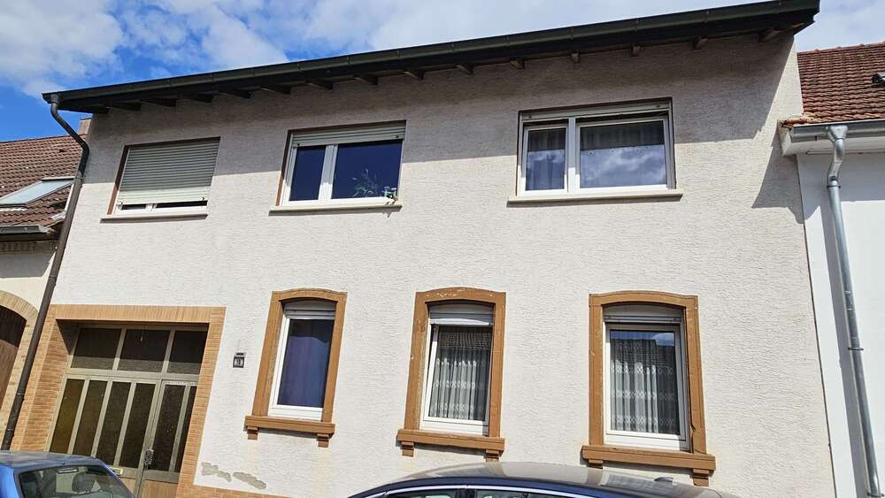 Haus zum Kaufen in Philippsburg 320.000 € 239 m² 7 zimmer