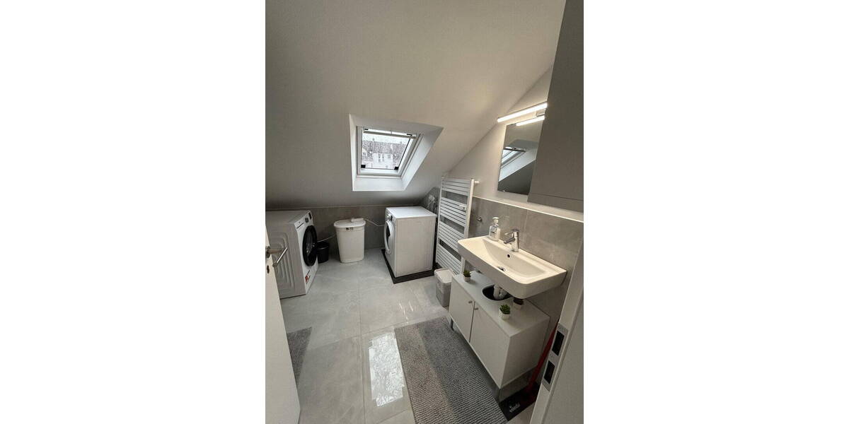 Etagenwohnung Karlsruhe Oststadt - 3 Zimmer, 15 m&sup2;, 450&euro; | Angebot:26791677
