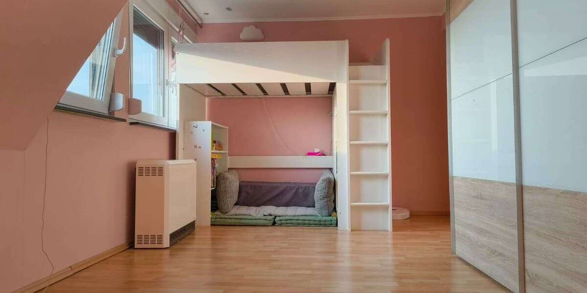 Helle Maisonette mit Dachspitze und Stellplätzen - Maisonettenwohnung Rastatt | Angebot:26302142