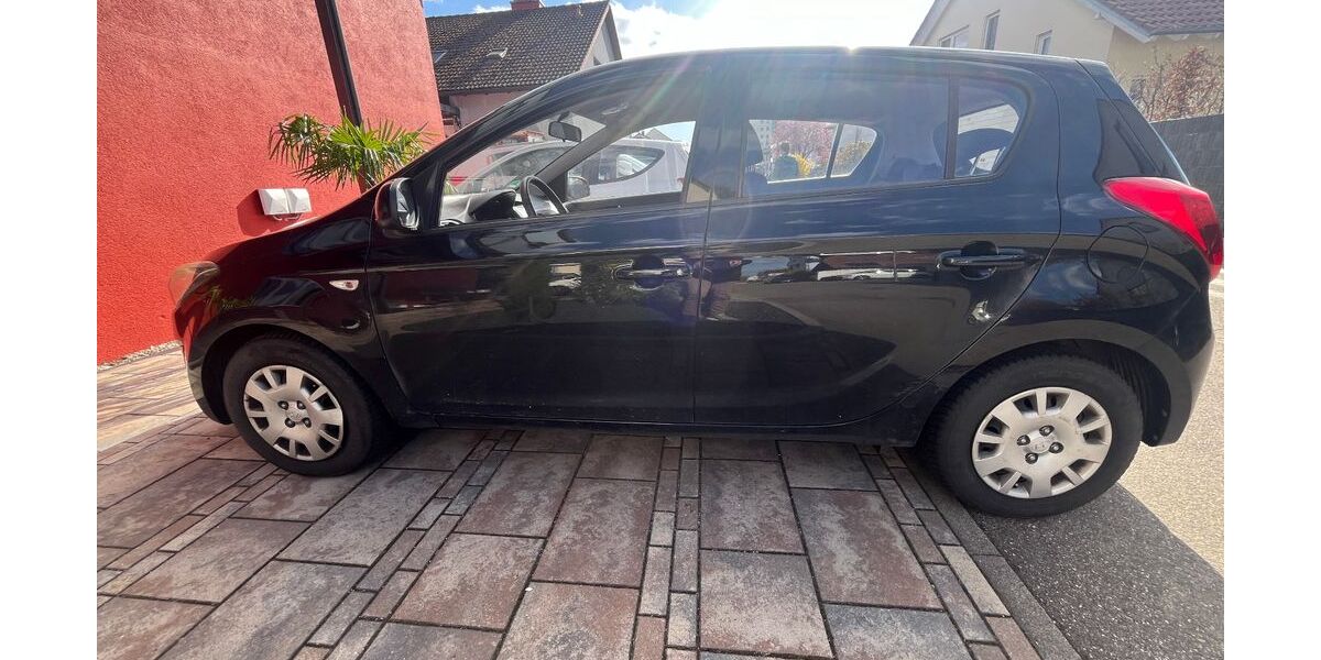 Hyundai i20 162.000 km 2.998 &euro; Stutensee 76297