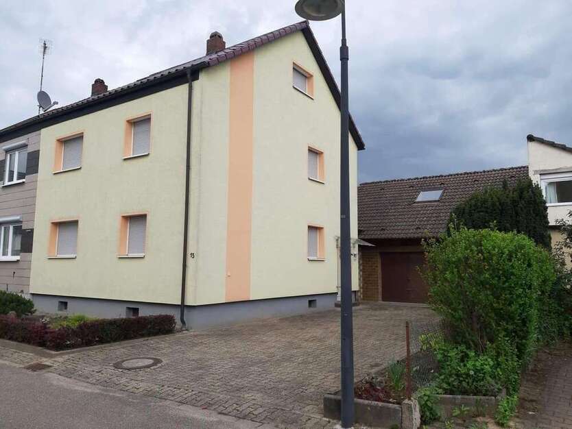 Haus zum Kaufen in Weingarten (Baden) 775.000 € 210 m²