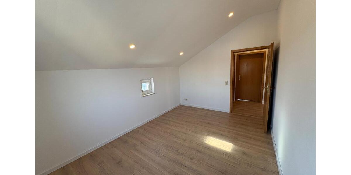 Maisonettenwohnung Karlsbad - 4 Zimmer, 110 m&sup2;, 1.200&euro; | Angebot:26426642
