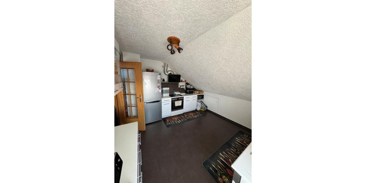 Dachgeschoßwohnung Kraichtal - 3 Zimmer, 65 m&sup2;, 670&euro; | Angebot:25638382