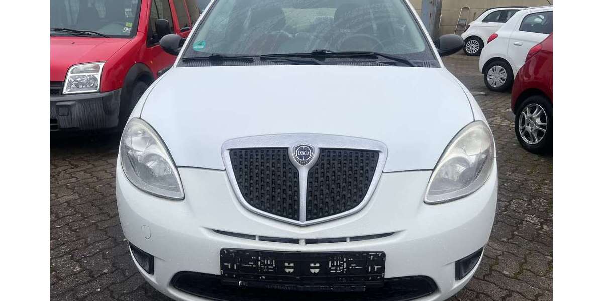 Lancia Ypsilon 94.500 km 2.999 &euro; pforzheim 75179