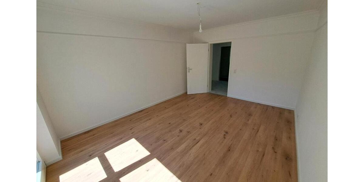 Bungalow Landau in der Pfalz - 8 Zimmer, 219 m&sup2;, 2.490&euro; | Angebot:26445773