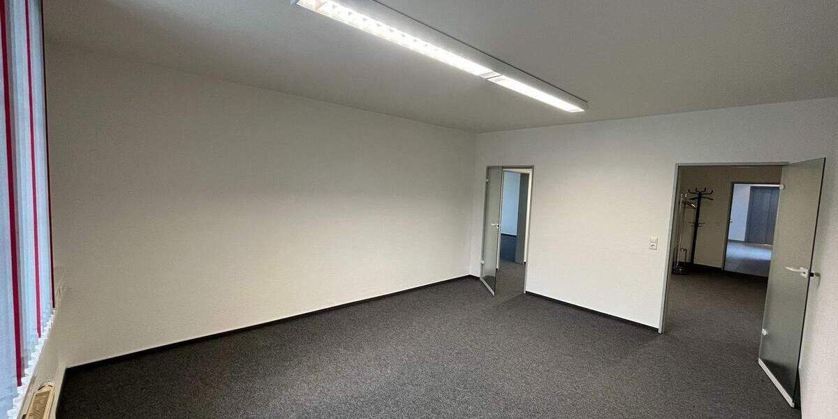 Gewerbeobjekt Karlsruhe Neureut - 7 Zimmer, 160 m&sup2;, 1.950&euro; | Angebot:25796987