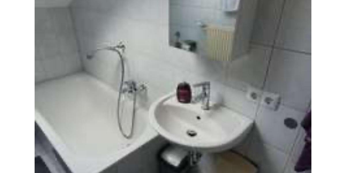 Helle 3-Zimmer DG-Wohnung 3 zimmer