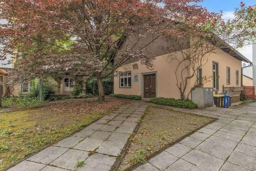 Haus zum Kaufen in Baden-Baden 250.000 € 168 m²