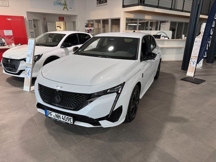 Peugeot 308 2.800 km 33.900 € Pforzheim 75177