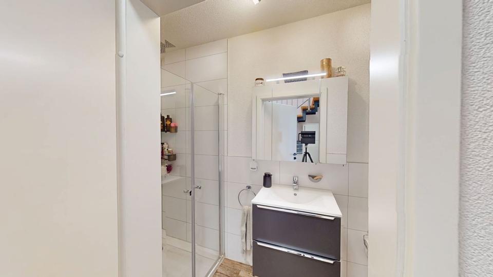 Neuwertige Doppelhaushälfte auf KFW Standard in Flehingen 4 zimmer