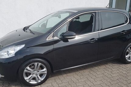 Peugeot 208 147.000 km 4.400 &euro; rastatt 76437