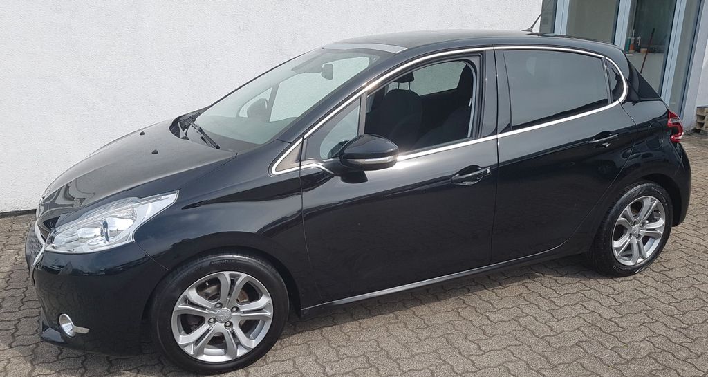 Peugeot 208 147.000 km 4.400 &euro; rastatt 76437
