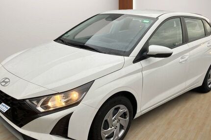 Hyundai i20 18.424 km 16.990 &euro; Landau 76829