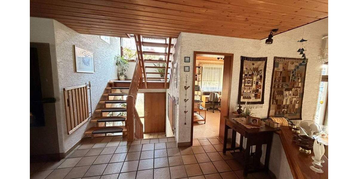 Einfamilienhaus Bretten Gölshausen - 7 Zimmer, 216 m&sup2;, 770.000&euro; | Angebot:25776304