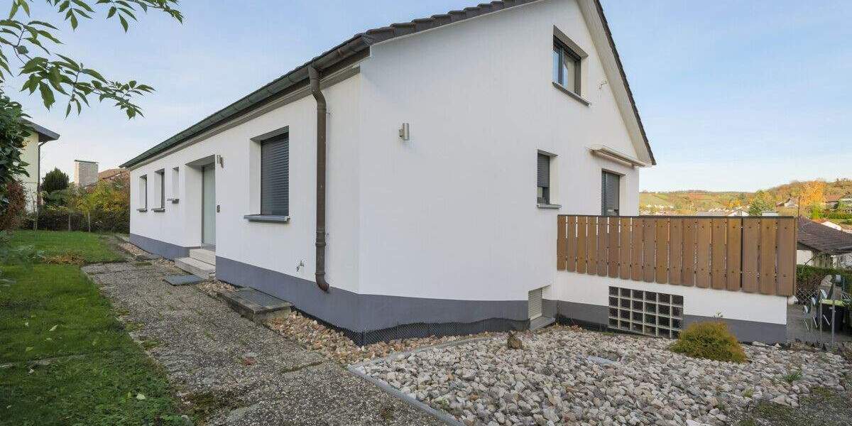 Helle Wohlfühloase im Grünen mit Loggia & Garten in ruhiger Lage von Knittlingen-Hohenklingen 6 zimmer