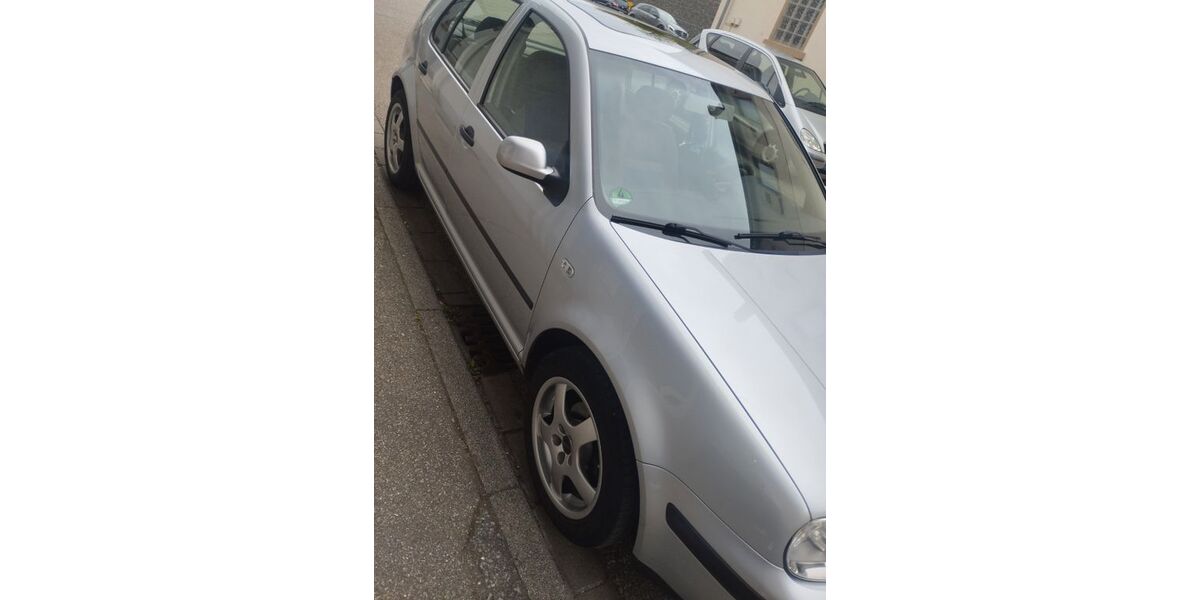 VW Golf 206.000 km 2.150 &euro; Eisingen 75239