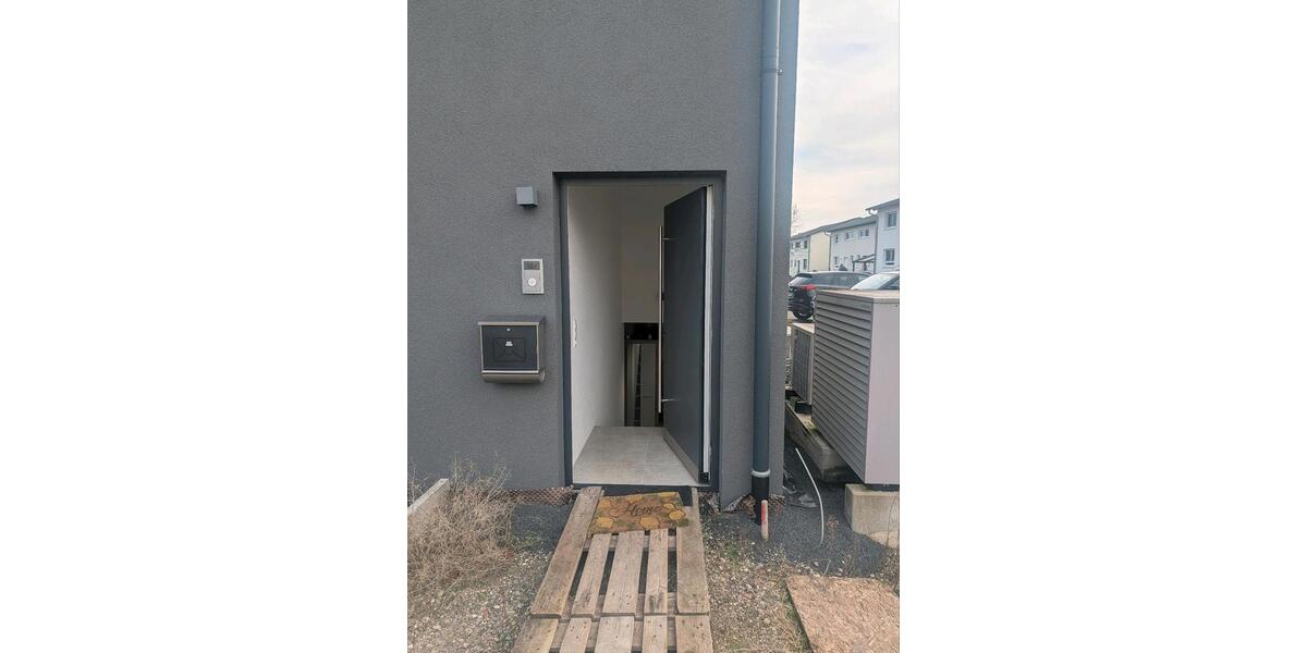 Etagenwohnung Linkenheim-Hochstetten Hochstetten - 2 Zimmer, 65 m&sup2;, 1.200&euro; | Angebot:24625479