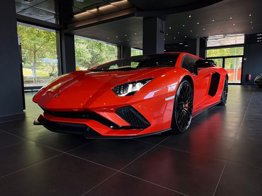 Lamborghini Aventador 5.950 km 495.000 € Baden-Baden 76532