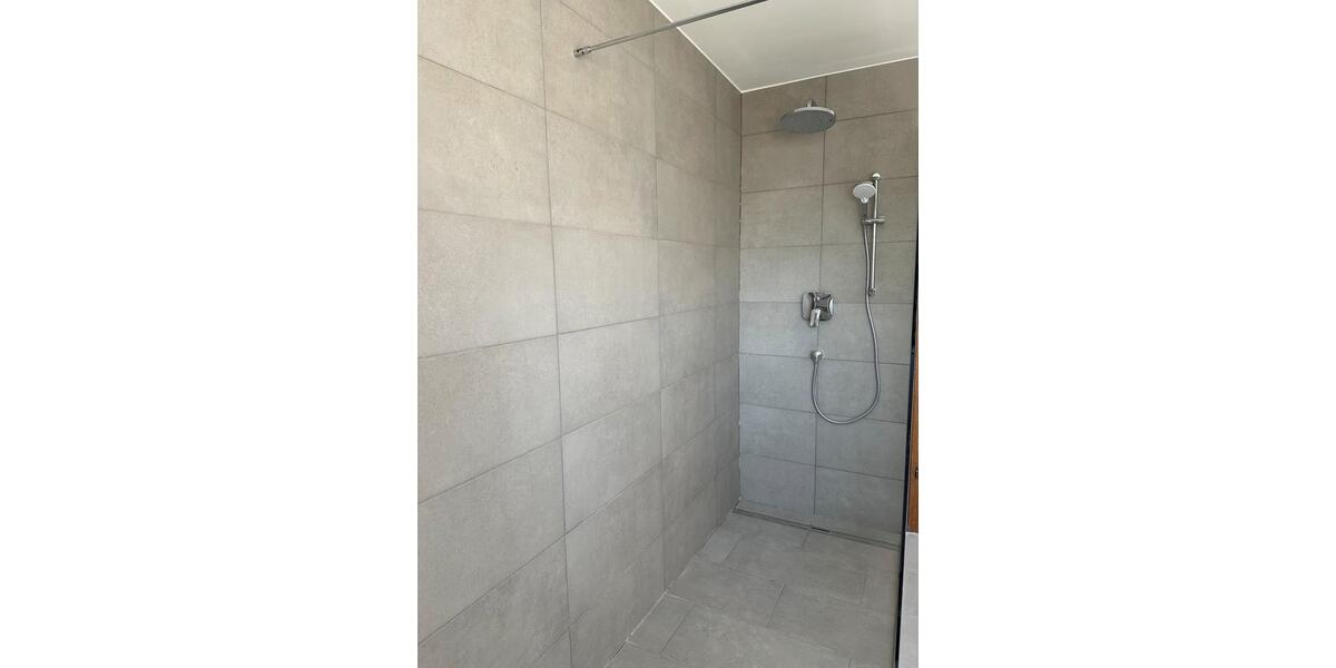 Bezug nach Kernsanierung mit Einbauküche, Terrasse und Garten 4 zimmer