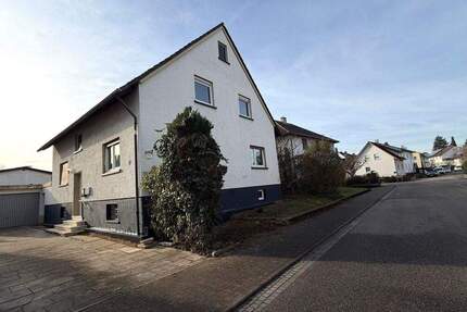 Großes Einfamilienhaus oder Zweifamilienhaus * in Kraichtal 1 zimmer