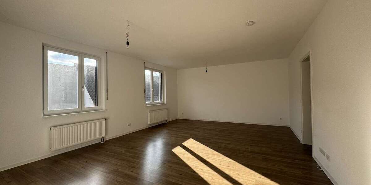 Modernes Reihenendhaus mit Wohn- und Gewerbeanteil + Garten, Garage & 3 Stellplätzen in Rheinstetten - Reihenendhaus Rheinstetten | Angebot:19845441