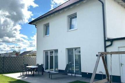 Neuwertiger, heller gutgeschnittener Familienwohnsitz 5 zimmer