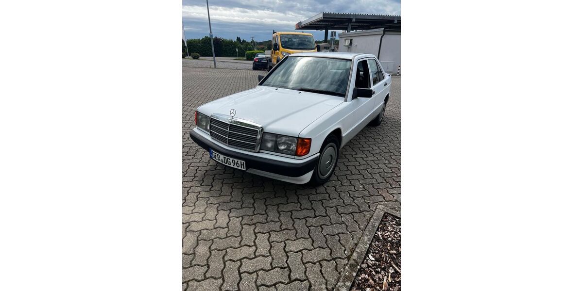 Mercedes-Benz 190 244.307 km 4.800 &euro; Schaidt 76744