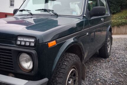 Lada Niva 101.000 km 8.800 &euro; Karlsbad 76307