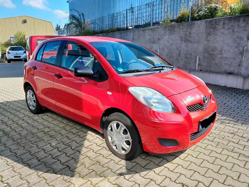 Toyota Yaris 143.950 km 2.950 € Bad Herrenalb 76332