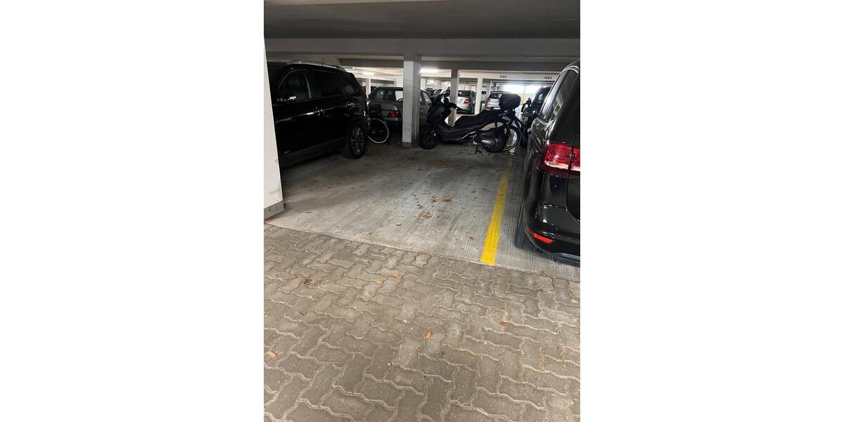 Garagen / Stellplätze Karlsruhe Innenstadt-Ost - 90&euro; | Angebot:26400728