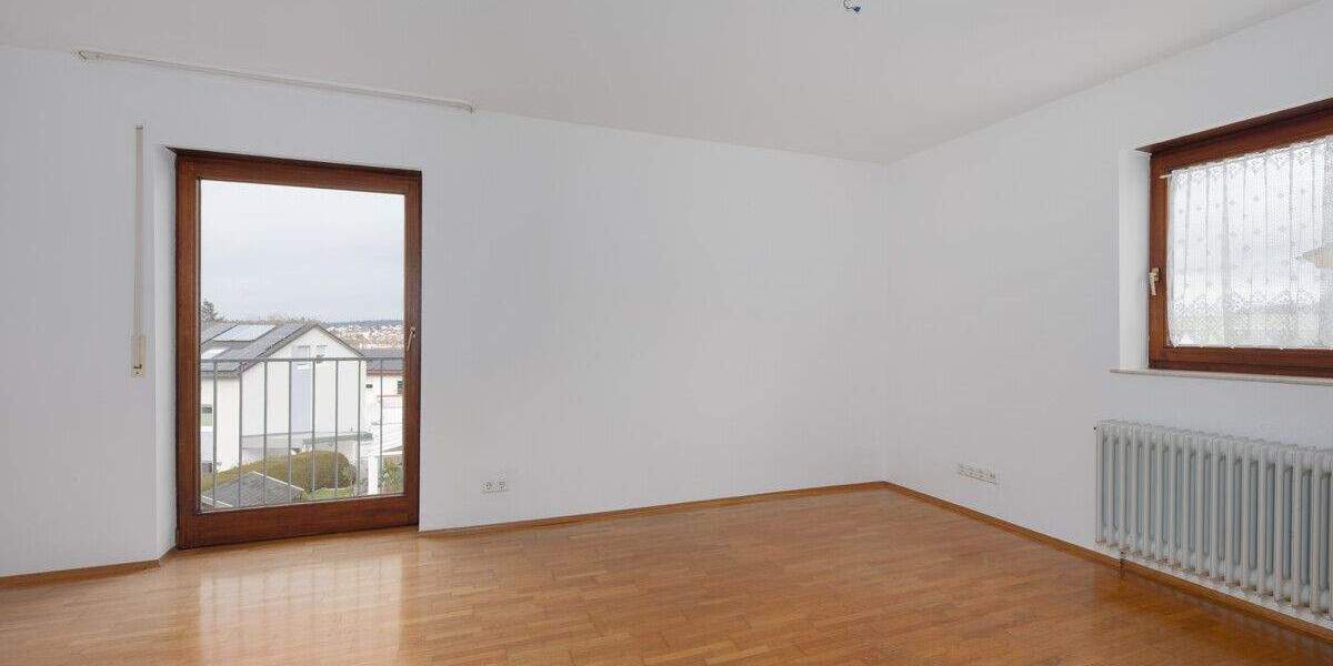 Solide DHH in begehrter Lage mit Garage, ohne Garten aber Ausbaureserve im DG! 5 zimmer