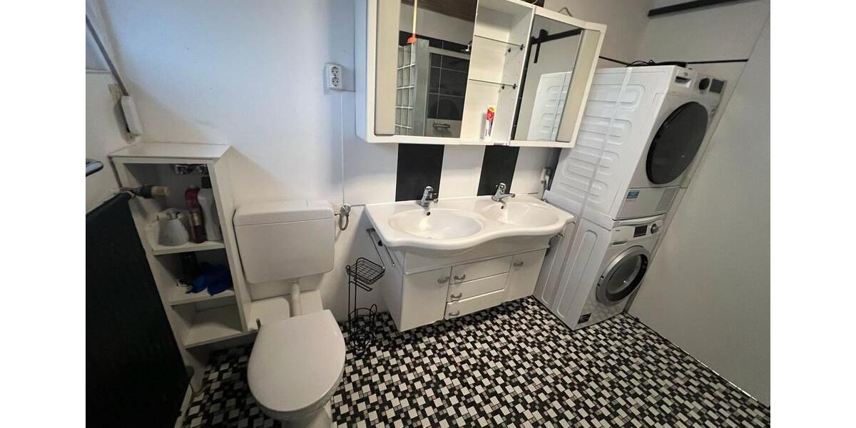 Erdgeschoßwohnung Stutensee - 3.5 Zimmer, 125 m&sup2;, 1.700&euro; | Angebot:25231311