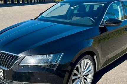 Skoda Superb 125.000 km 16.999 &euro; Hördt 76771