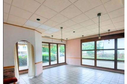 °°°° OPTIMAL GEEIGNETE GEWERBEFLÄCHE FÜR VERKAUF, KIOSK, EISLADEN, PAKETANNAHME, BACKWAREN UVM °°° °°°° zimmer