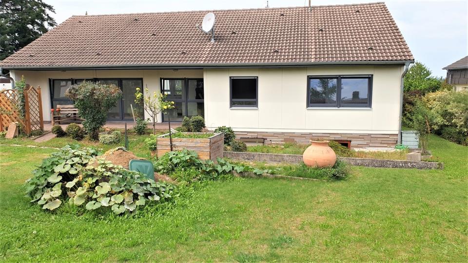 FÜR 2 PERSONEN: VOLLSTÄNDIG SANIERTE EG-WOHNUNG MIT GARTEN (OPTIONAL) IN EINEM 2 FAMILIENHAUS 4 zimmer
