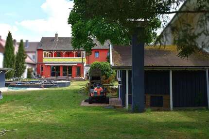 Haus zum Kaufen in Philippsburg 595.000 € 274.2 m² 7 zimmer