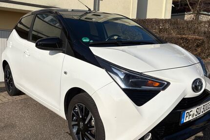 Toyota Aygo (X) 52.000 km 12.999 &euro; Pforzheim 75181