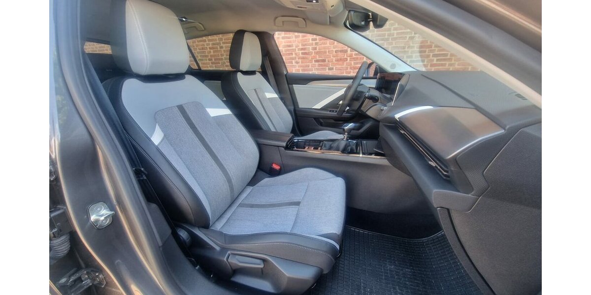 Opel Astra Elegance Klima Kamera 33.000 km 19.998 &euro; Landau 76829