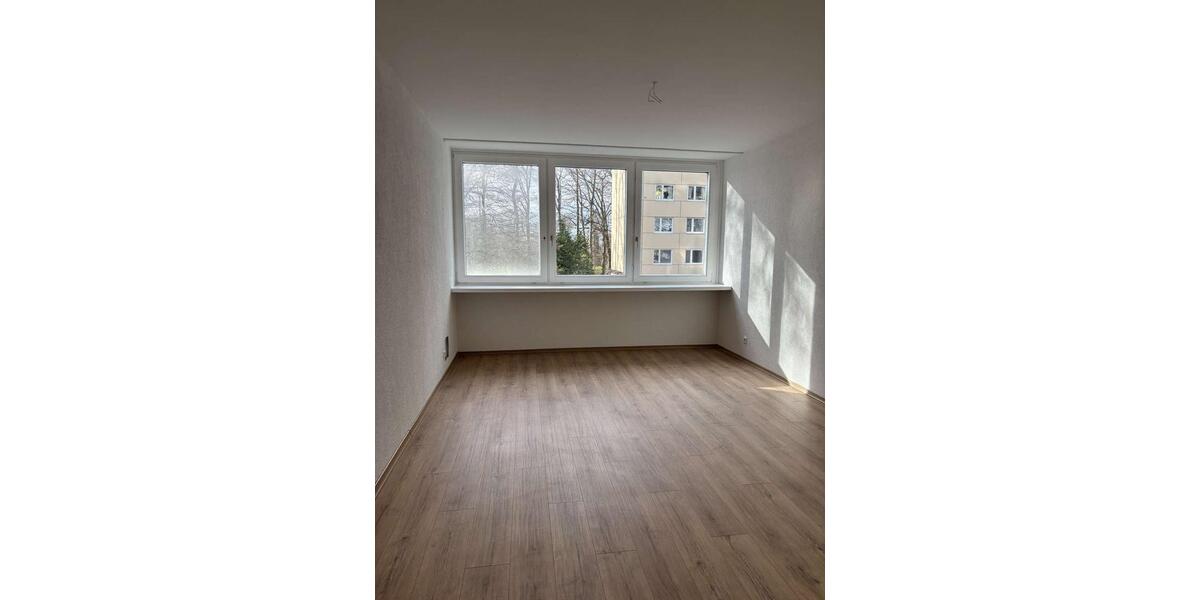 Frisch renovierte 4-Zimmer Wohnung mit Balkon [VAC-12920] 4 zimmer