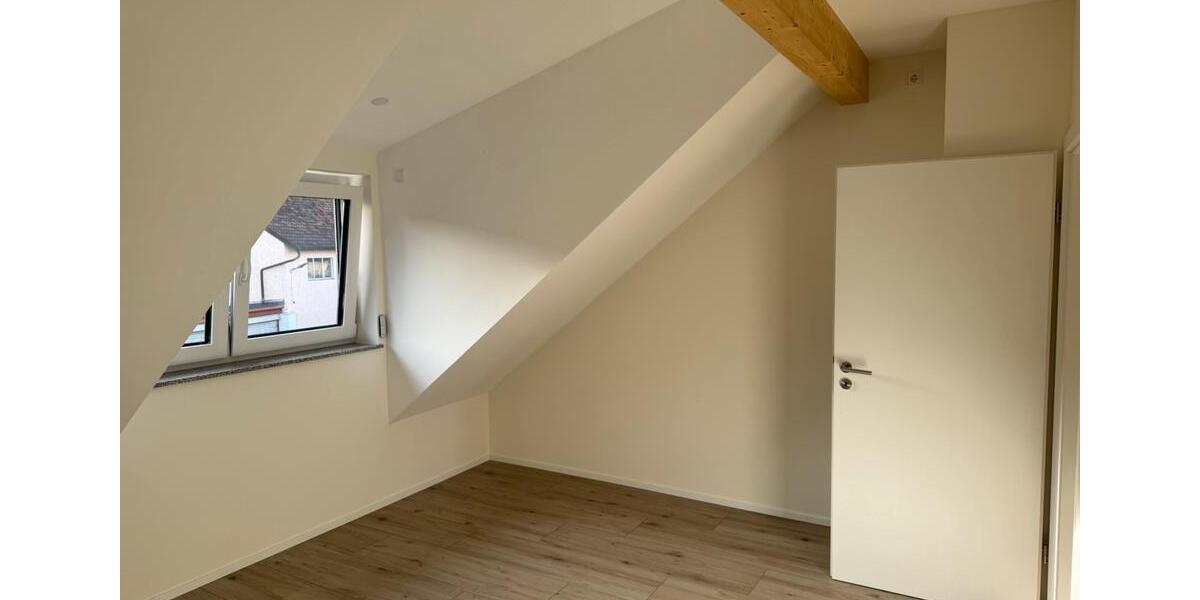 Dachgeschoßwohnung Pforzheim Büchenbronn - 2 Zimmer, 65 m&sup2;, 750&euro; | Angebot:25379681