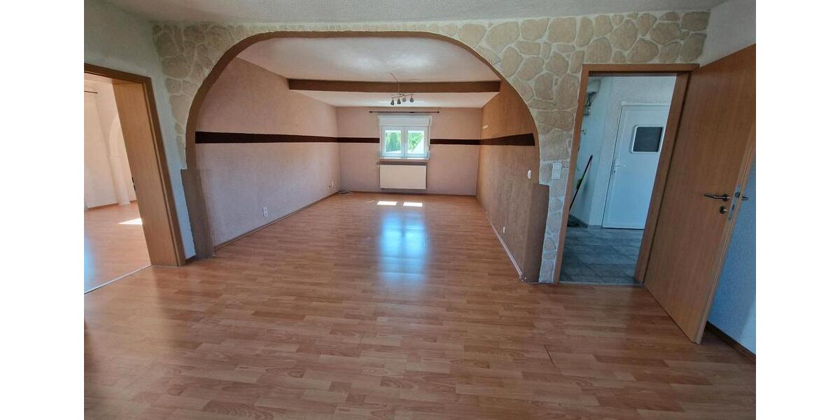 Etagenwohnung Bretten - 3 Zimmer, 95 m&sup2;, 1.100&euro; | Angebot:26411652