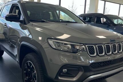 Jeep Compass 10 km 33.990 &euro; Karlsruhe 76185