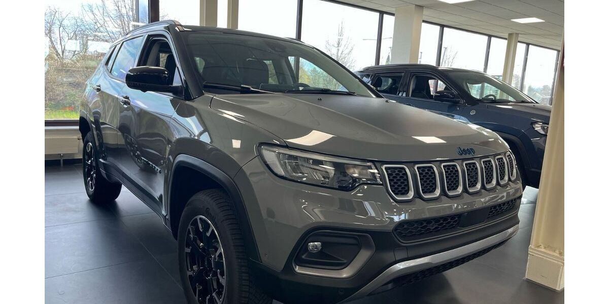 Jeep Compass 10 km 33.990 &euro; Karlsruhe 76185