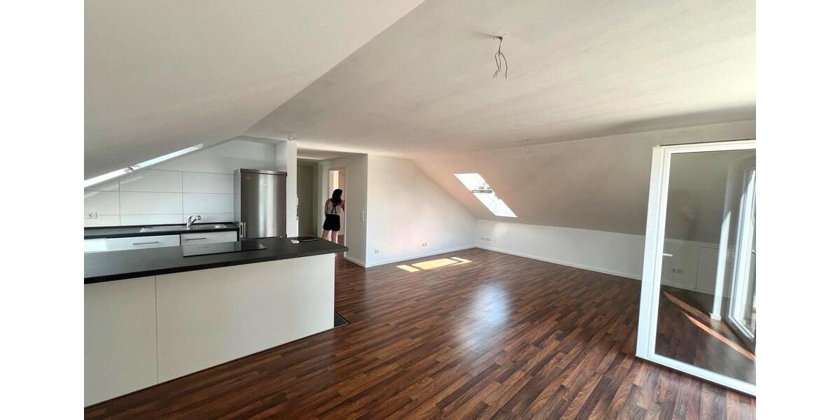 Dachgeschoßwohnung Karlsruhe Innenstadt-Ost - 2.5 Zimmer, 65 m&sup2;, 970&euro; | Angebot:26341216