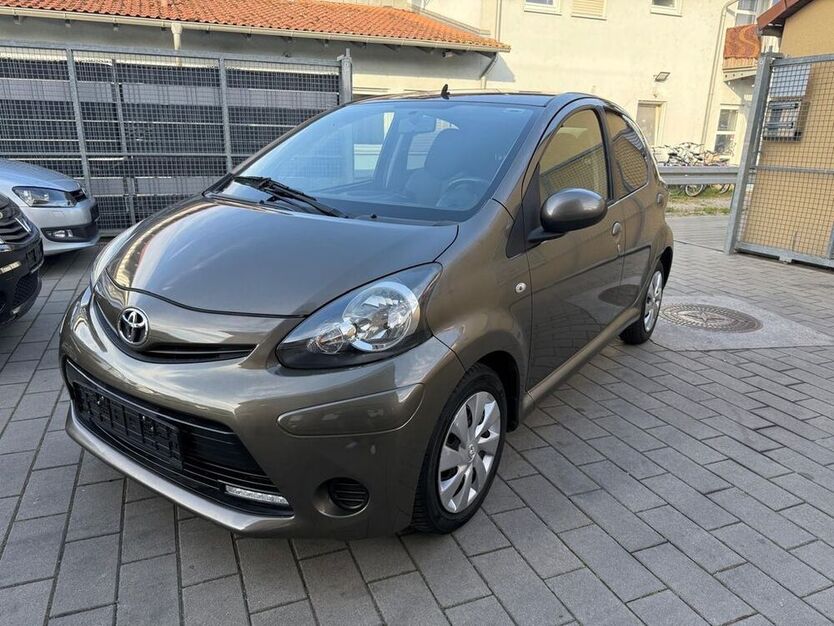 Aygo (X)