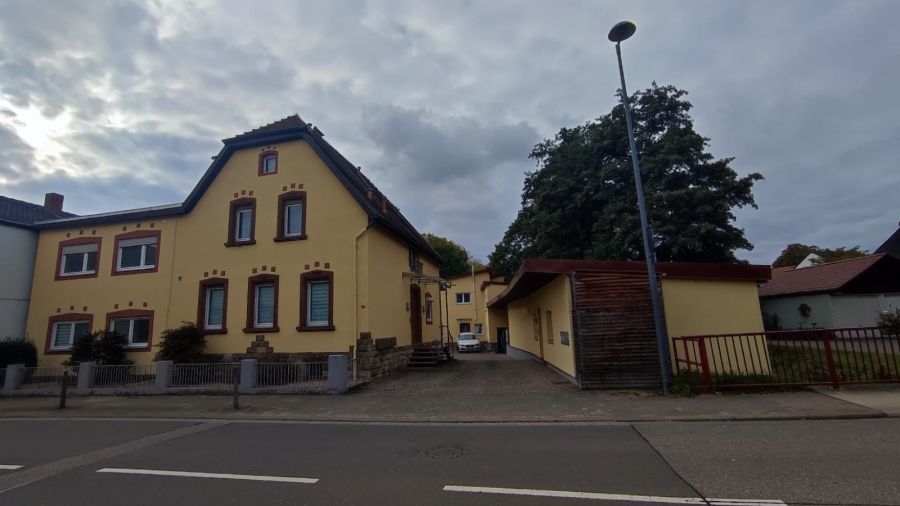 Provisionsfrei* Gepflegtes Mehrfamilienhaus - 8 Wohneinheiten zwischen Bad Bergzabern und Landau - Mehrfamilienhaus, Wohnhaus Billigheim-Ingenheim Ingenheim | Angebot:25138839