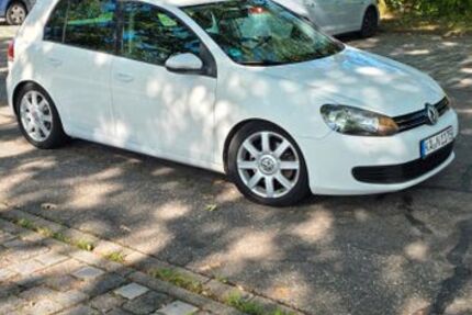 VW Golf 210.931 km 2.950 &euro; RHEINSTETTEN 76287