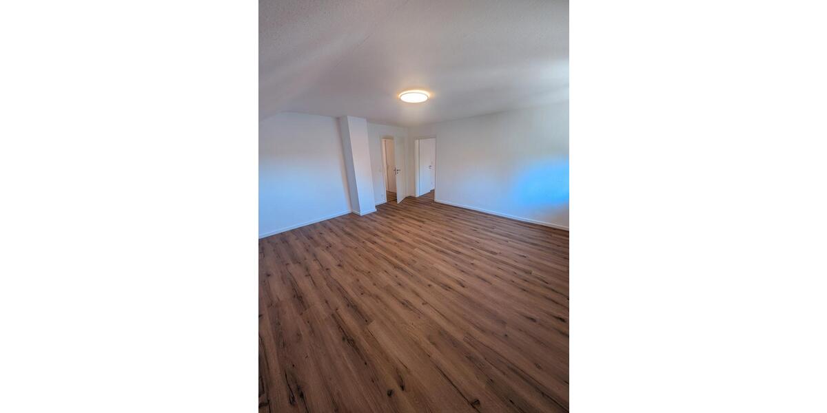 Dachgeschoßwohnung Karlsruhe Wettersbach - 5 Zimmer, 113 m&sup2;, 1.500&euro; | Angebot:26414163