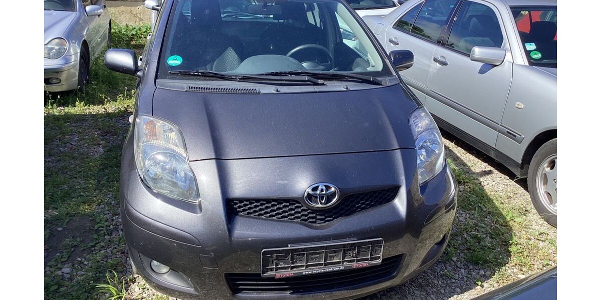 Toyota Yaris 243.000 km 2.250 &euro; Rastatt 76437